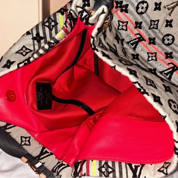 Louis Vuitton CheChe Bohemian Handbag Monogram Jacquard - Picture 5 of 10